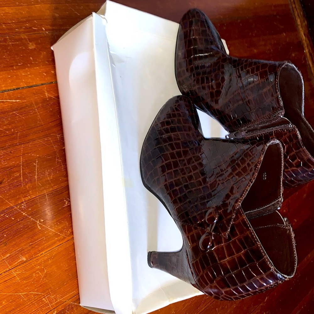 Brown croc style bootie